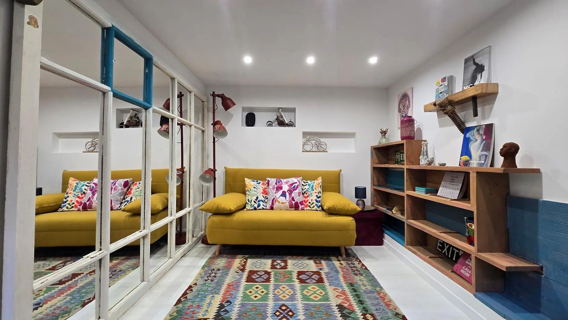 Apartman Charming Suite & The Hidden Gem On Akacfa Str Budapest