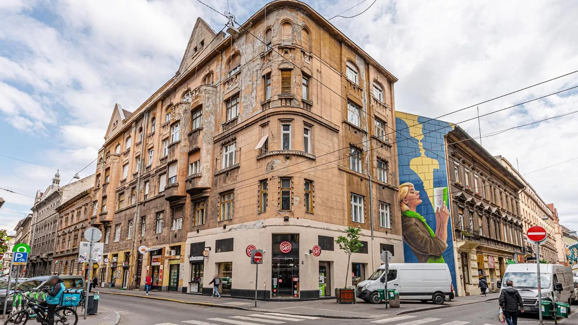 Charming Suite & The Hidden Gem On Akacfa Str Βουδαπέστη Διαμέρισμα