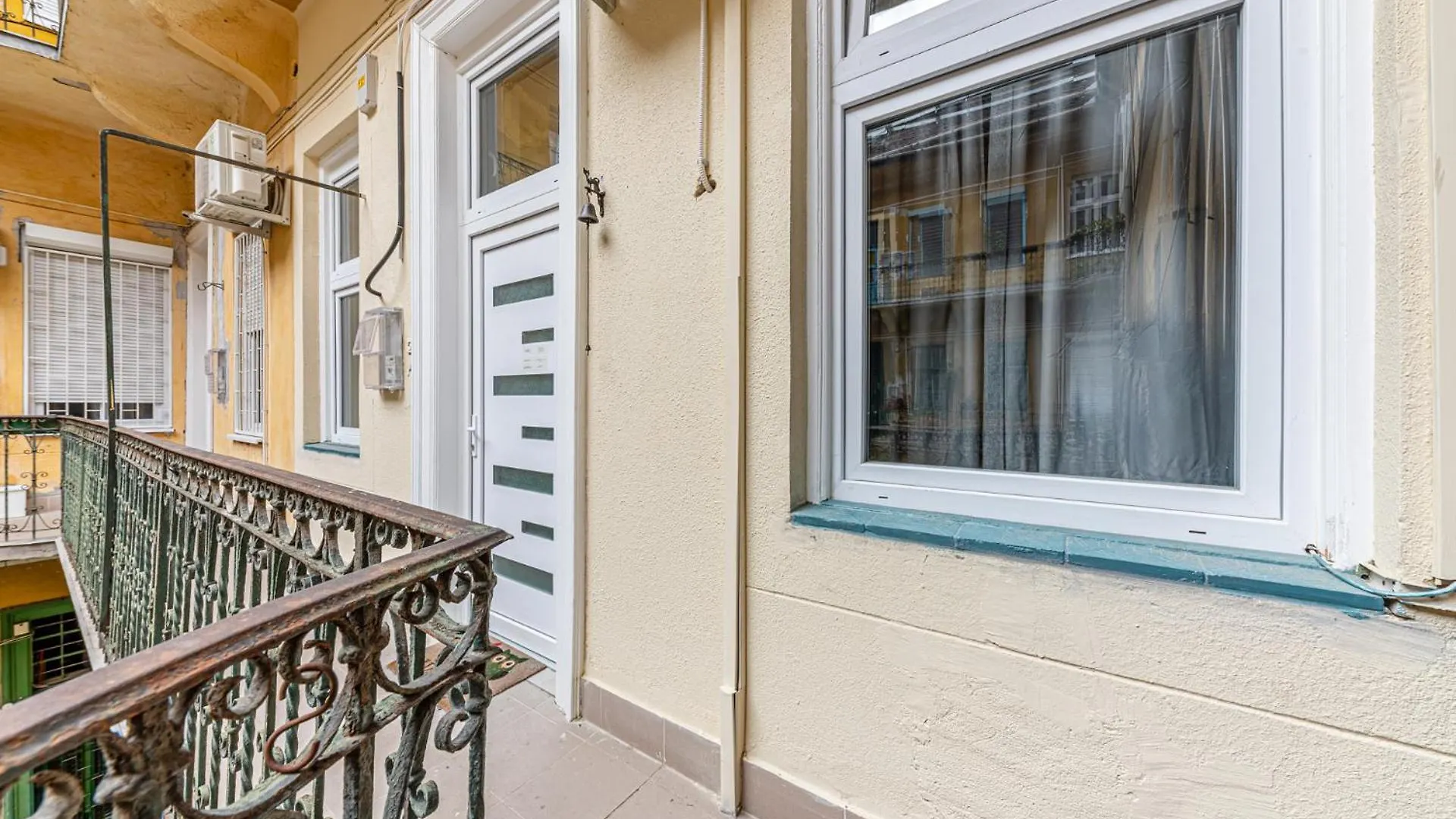 Charming Suite & The Hidden Gem On Akacfa Str Βουδαπέστη 0*,