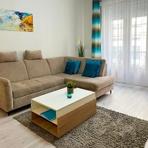Asboth Taylor Apartment