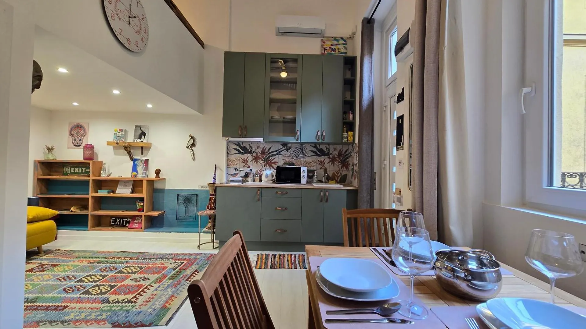 Charming Suite & The Hidden Gem On Akacfa Str Budapest Apartment