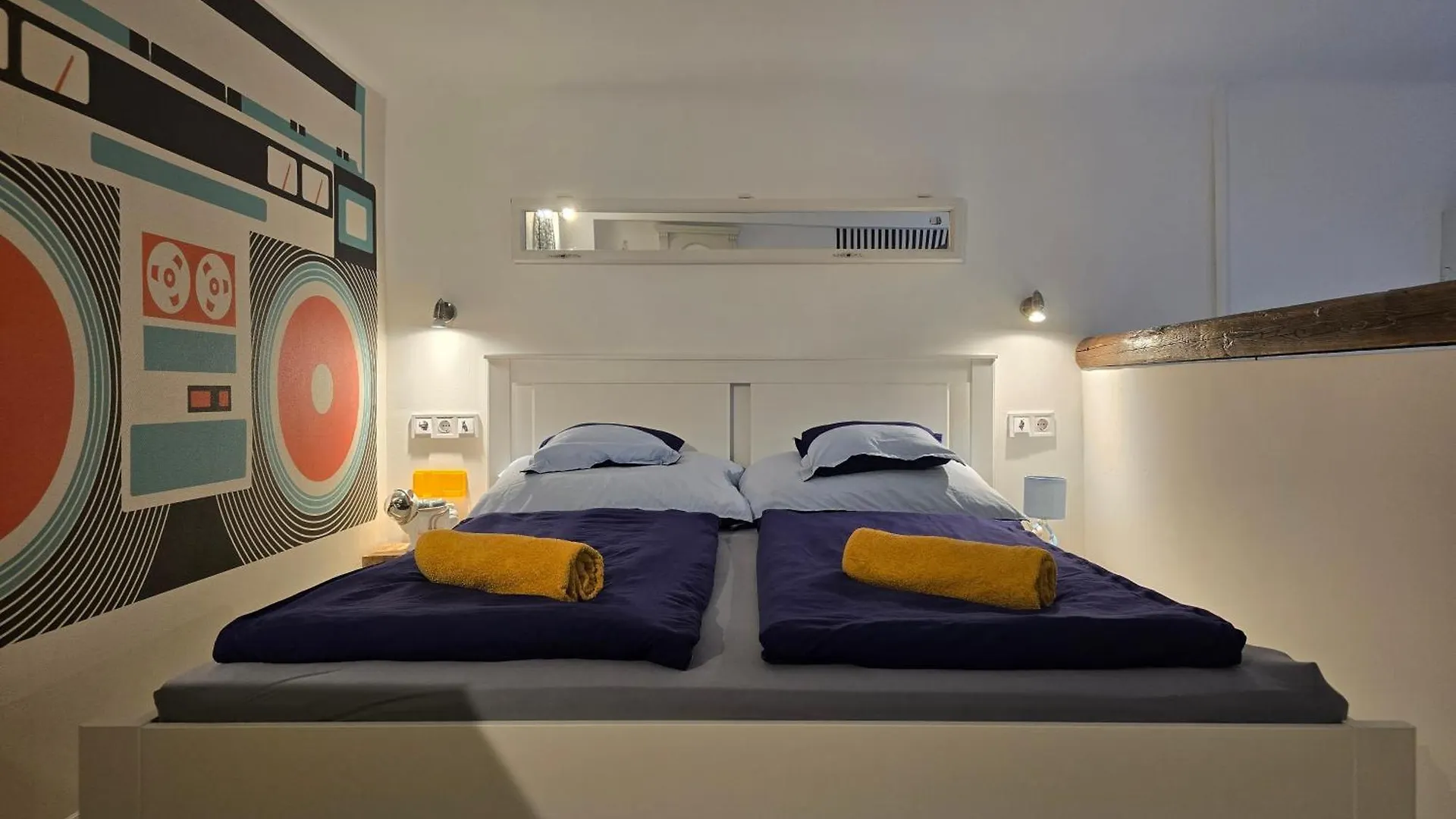 Apartment Charming Suite & The Hidden Gem On Akacfa Str Budapest Hungary
