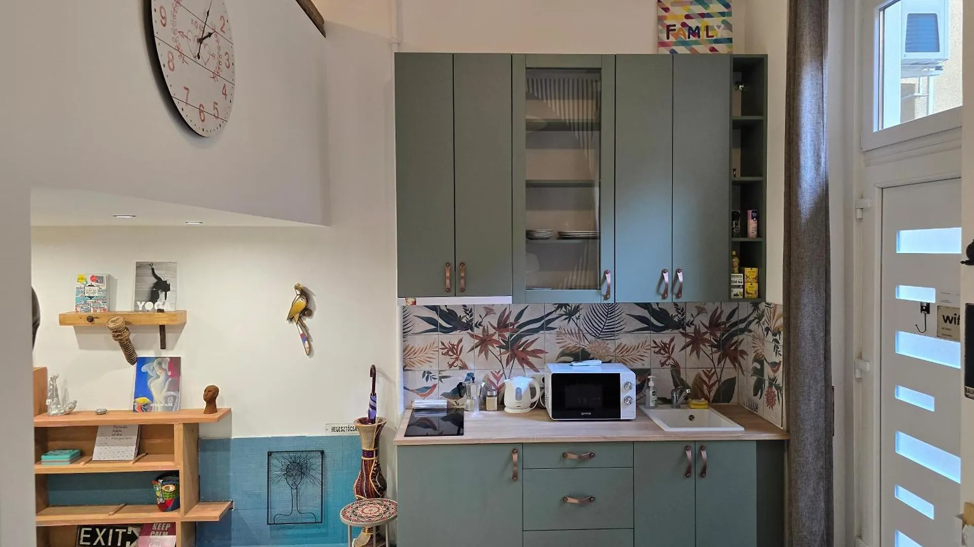 Apartment Charming Suite & The Hidden Gem On Akacfa Str Budapest