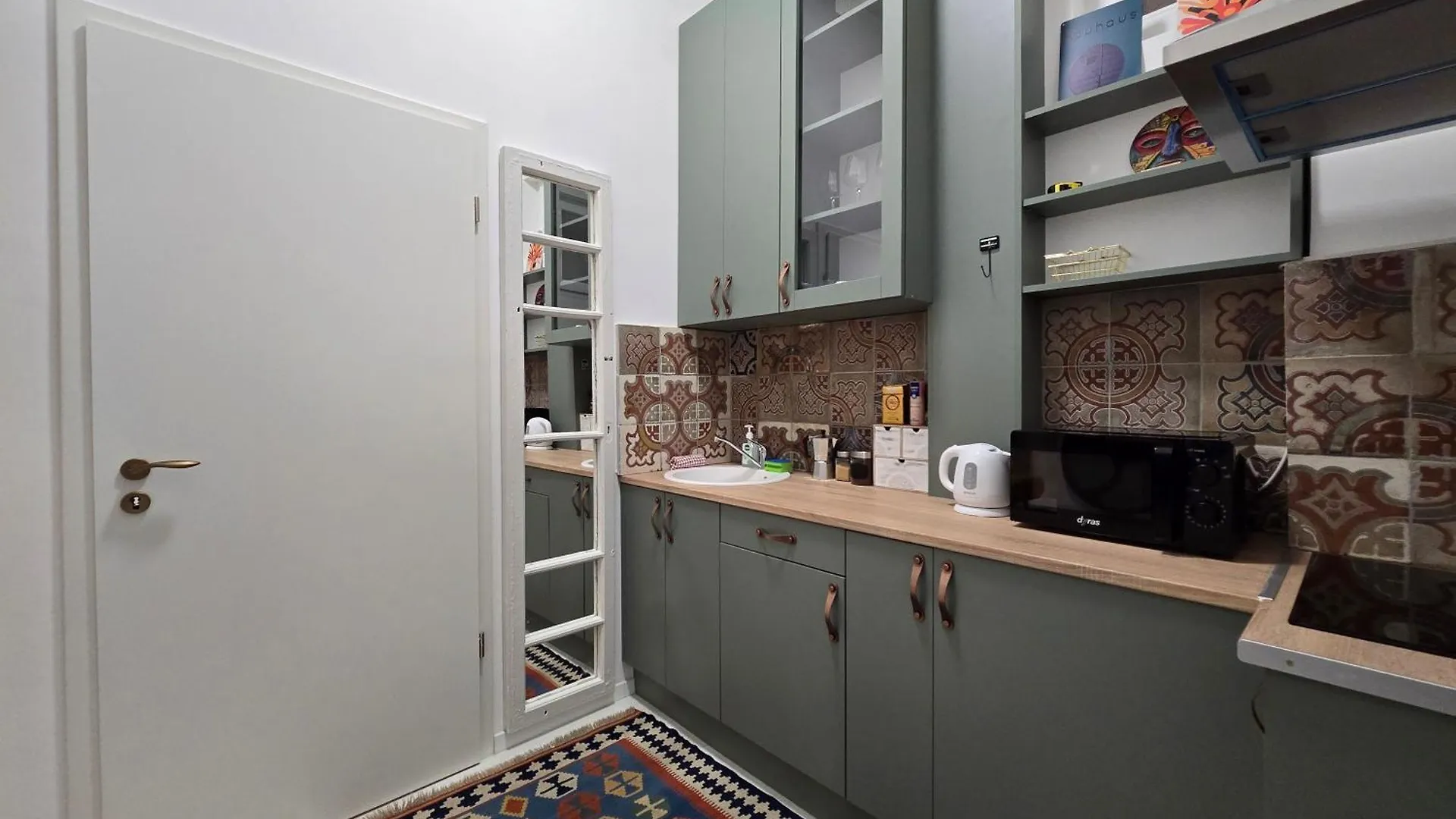 Charming Suite & The Hidden Gem On Akacfa Str Budapest Apartment