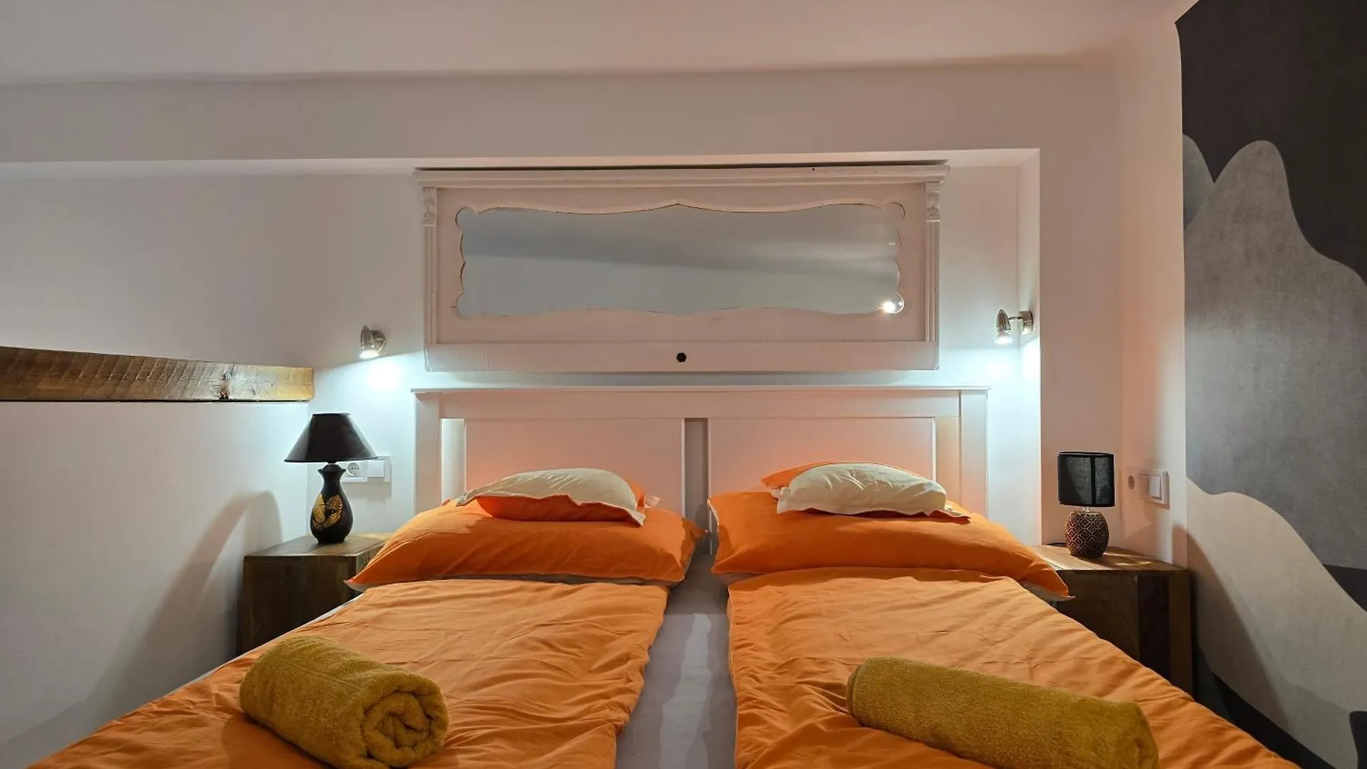 Charming Suite & The Hidden Gem On Akacfa Str Budapest